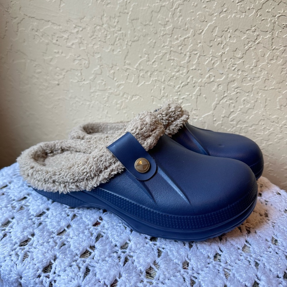 Beslip Cozy Blue Clogs with Faux Fur Lining In house wear Sz 40-41(7-8)